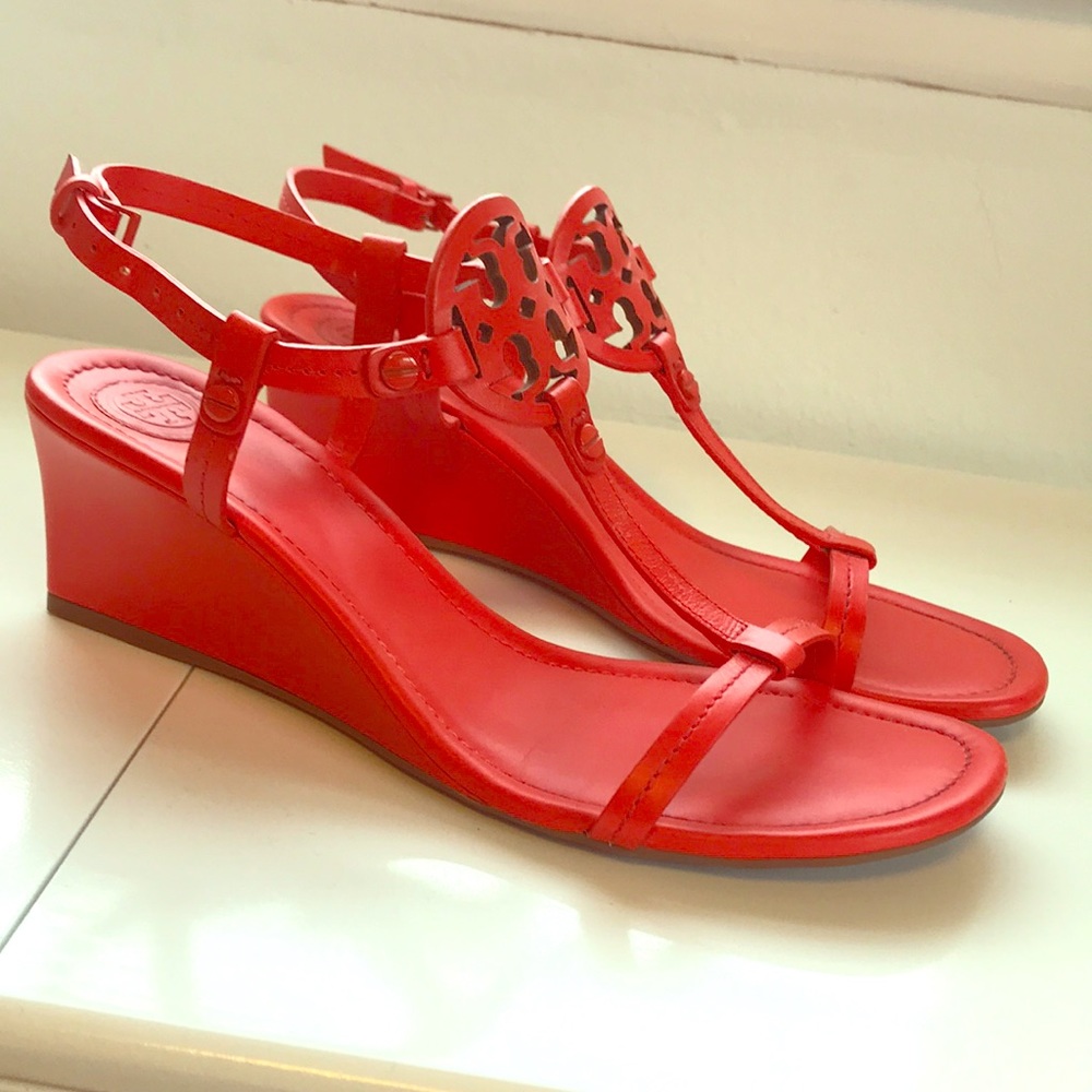Miller wedge sandals in samba red💃🏻